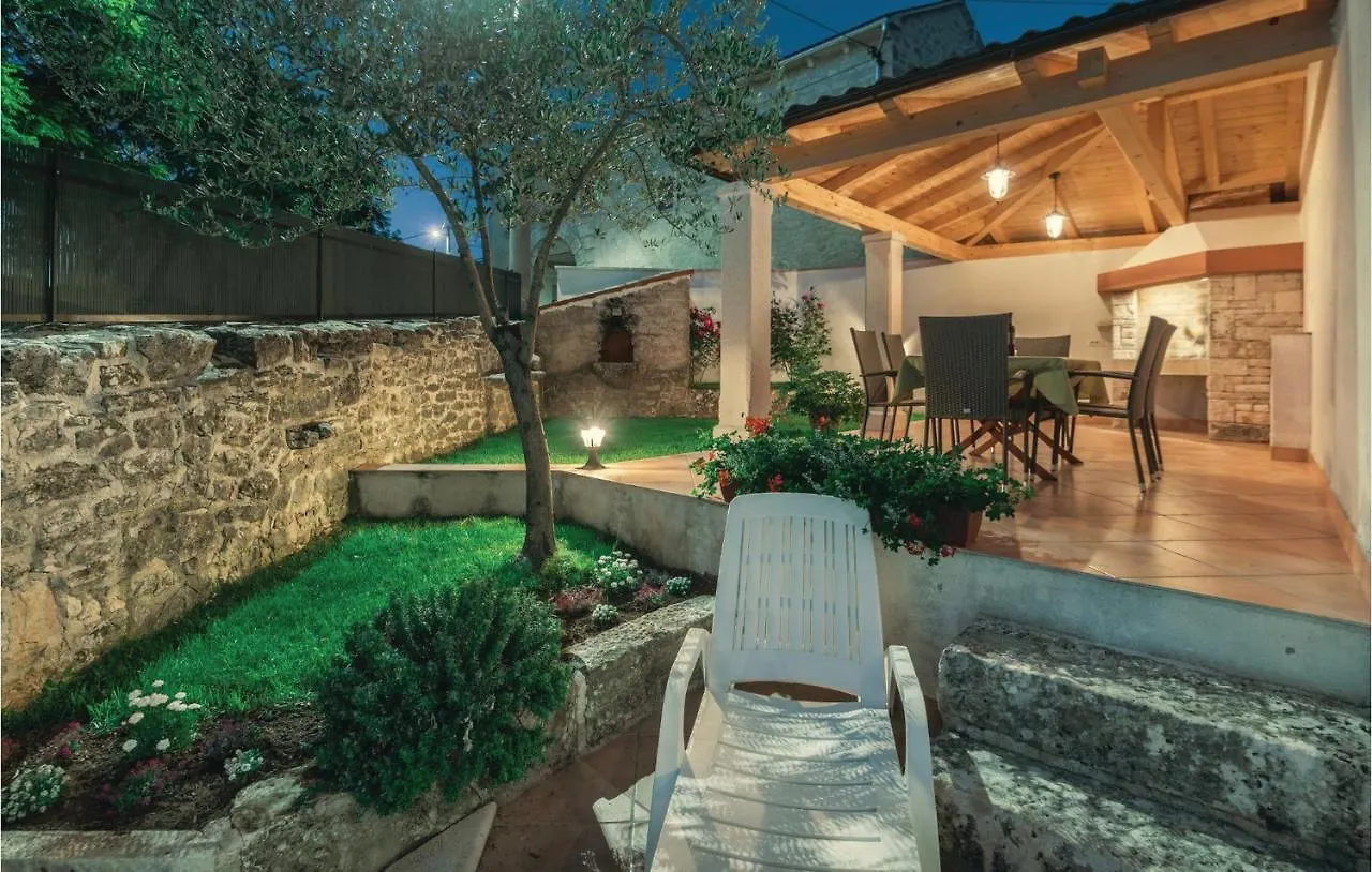 Сasa de vacaciones 3 Bedroom Awesome Home In Orbanići