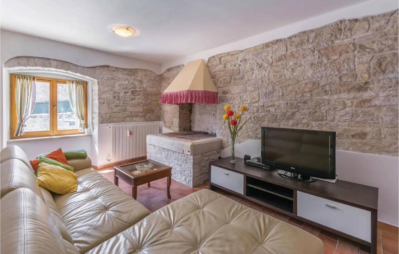 3 Bedroom Awesome Home In Orbanići 0*,  Croacia